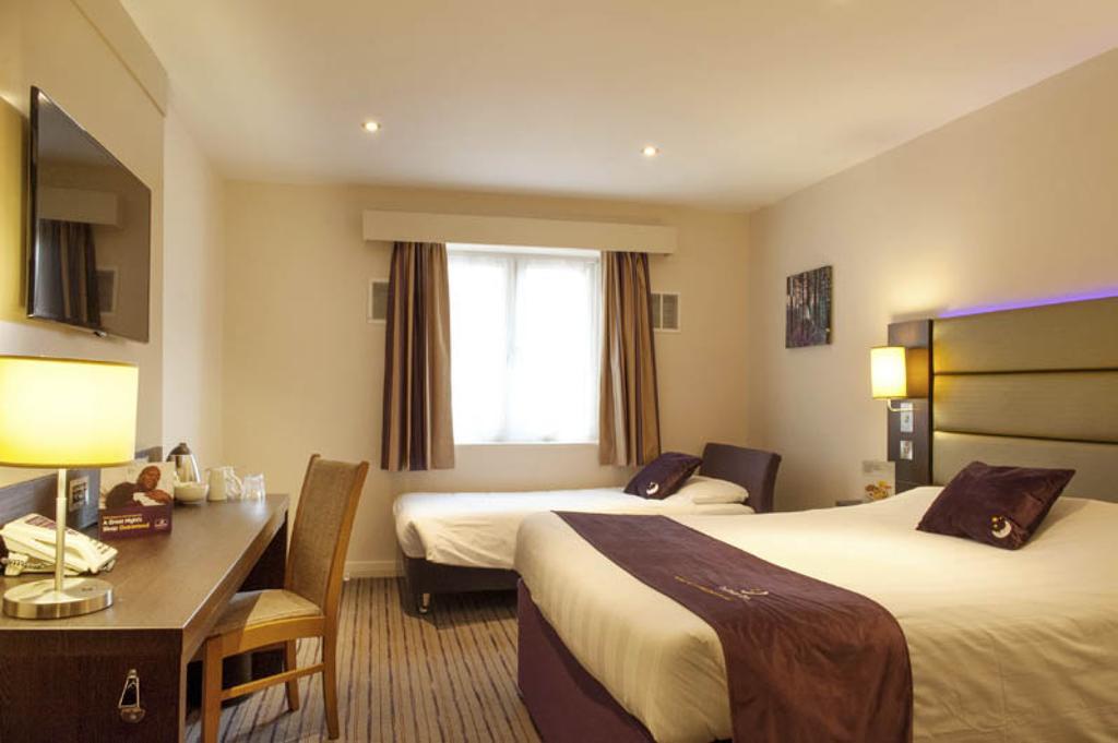 Premier Inn Barrow In Furness Eksteriør billede